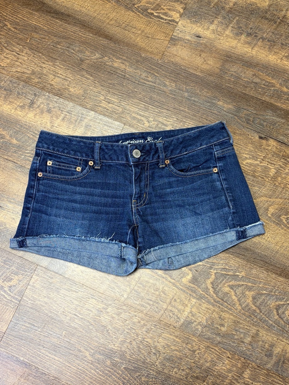 2011 American Eagle Cuffed Denim Jean Shorts Low Rise Women’s 8 Cutoff Y2K
